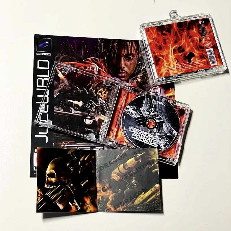 سلسلة مفاتيح صغيرة لألبوم Juice WRLD الموسيقي بتقنية NFC، مع إمكانية تشغيل الأغاني، وألبوم Fighting Demons الموسيقي، وسلسلة مفاتيح موسيقية، وقلادة تنكرية.