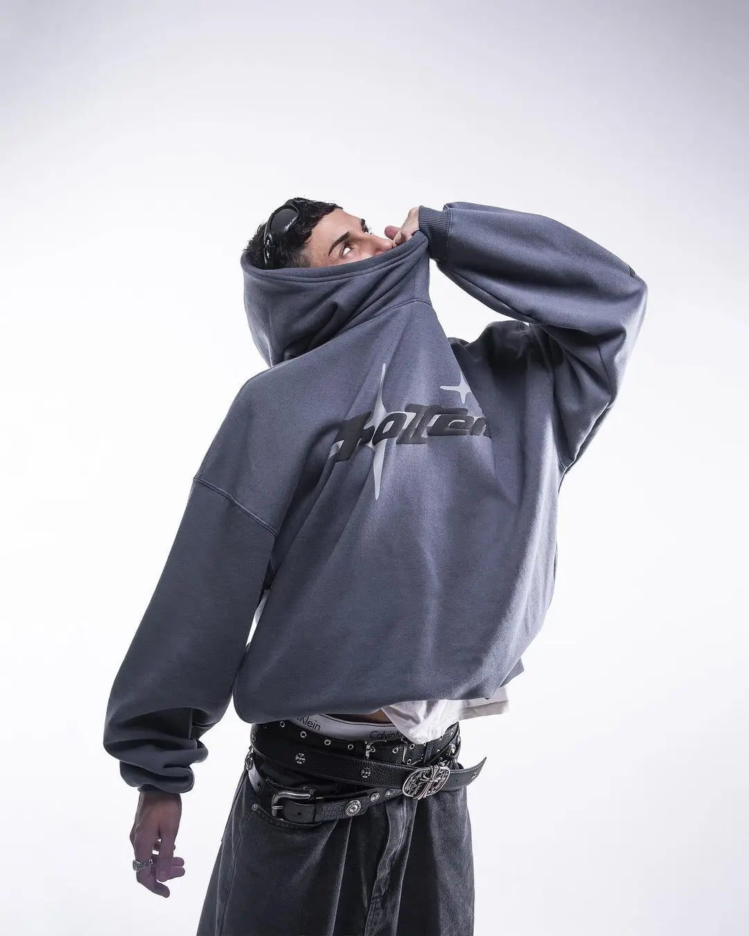 هودي رجالي بتصميم قوطي كلاسيكي، موضة الشارع الأمريكي الجديد، سويت شيرت رجالي فضفاض وعصري مستوحى من هاراجوكو، مناسب لنمط Y2k